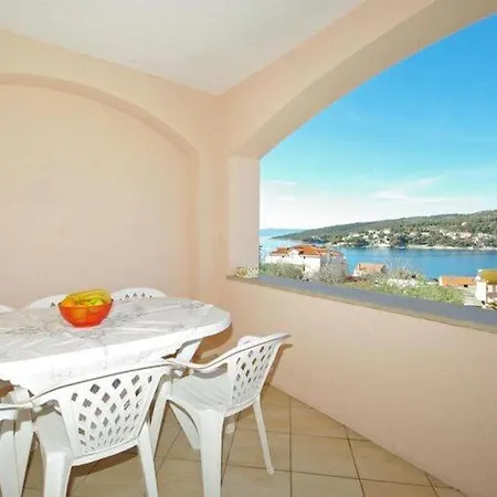 Rose - Two-bedroom With Sea View Terrace Apartmán