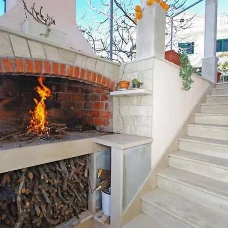 Rose - Two-bedroom With Sea View Terrace Sumartin