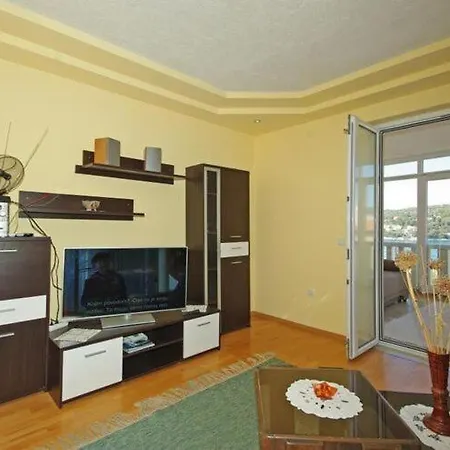 Rose - Two-bedroom With Sea View Terrace Sumartin