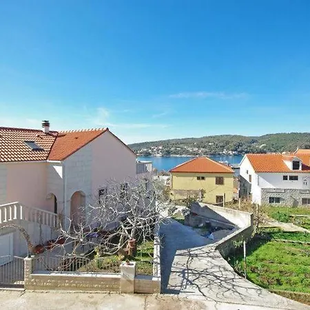 Rose - Two-bedroom With Sea View Terrace Apartmán
